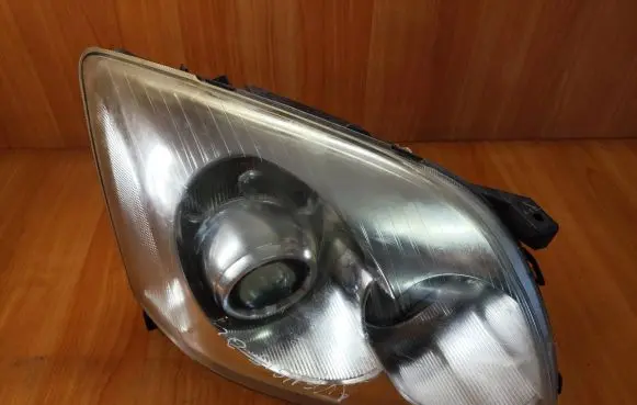 Toyota Avensis T250 Headlight/headlamp Koito0543