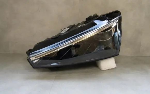 Skoda Scala Headlight/headlamp 657941015A