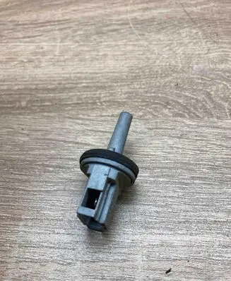 Volkswagen Touran I Interior temperature sensor 1J0907543B