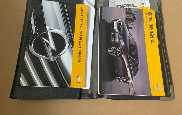 Opel Insignia A Owners service history hand book KTA2671 KTA2675
