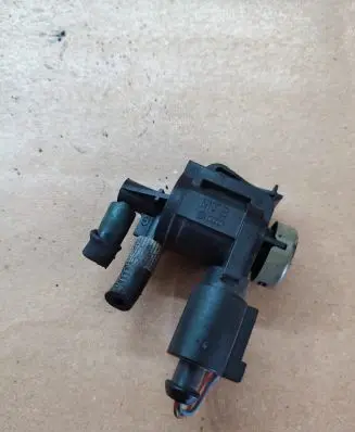 Volkswagen Touareg I Turbo solenoid valve 1K0906283A