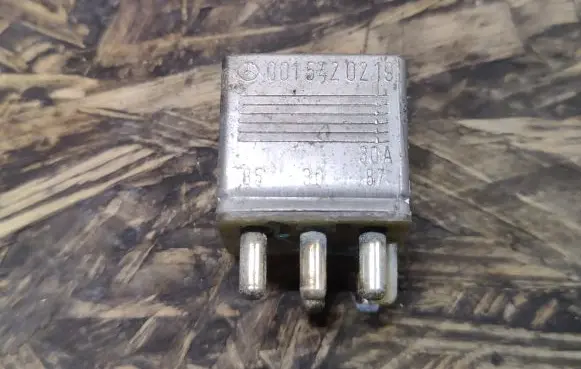 Mercedes-Benz SL R107 Other relay 0015420219