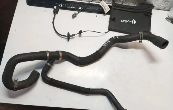 Volvo C30 Engine coolant pipe/hose 5M518286BA