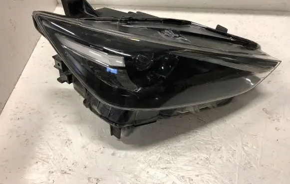 Mazda CX-3 Headlight/headlamp D10E51030