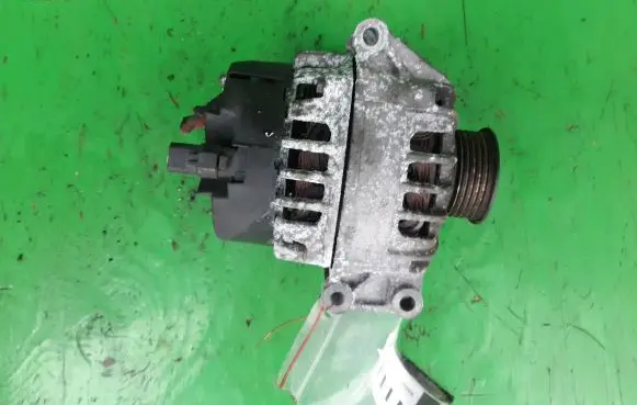 Renault Megane I Generator/alternator SG7S013