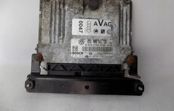 Volkswagen PASSAT B6 Engine control unit/module 03G906021LR