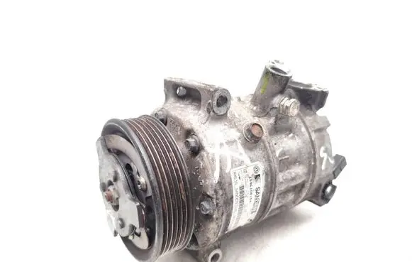 Volkswagen Tiguan Air conditioning (A/C) compressor (pump) 1K0820808B