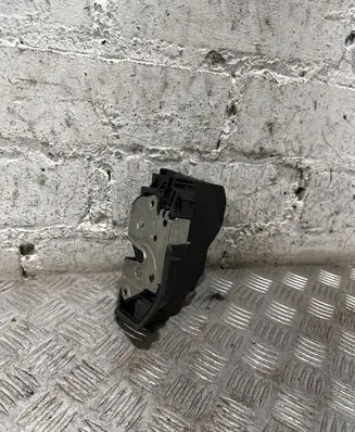 BMW X6 E71 Rear door lock 7202147