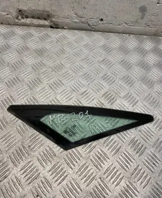 Mercedes-Benz E C207 W207 Rear side window