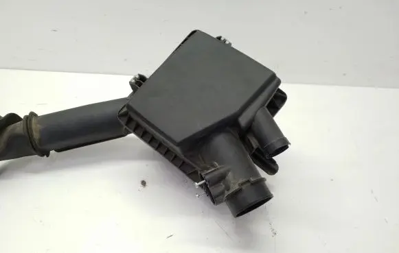 Chevrolet Volt I Air filter box 22752968