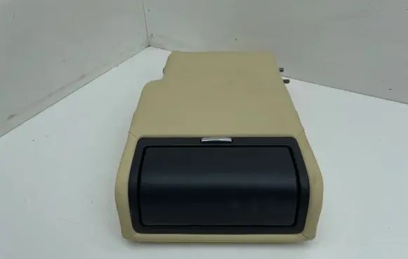 Lexus NX Rear seat armrest 