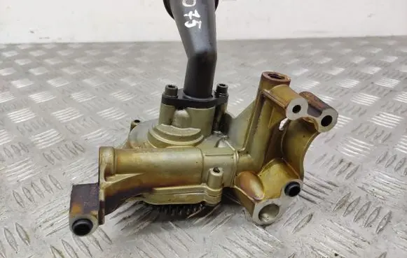 Seat Ibiza IV (6J,6P) Oil pump 03F115105D