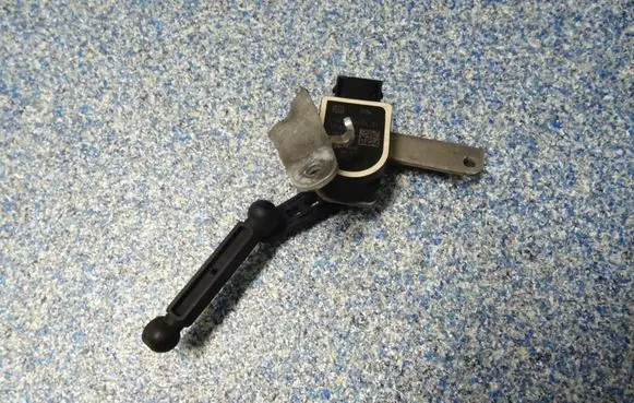 BMW 7 G11 G12 Headlight/headlamp level sensor 