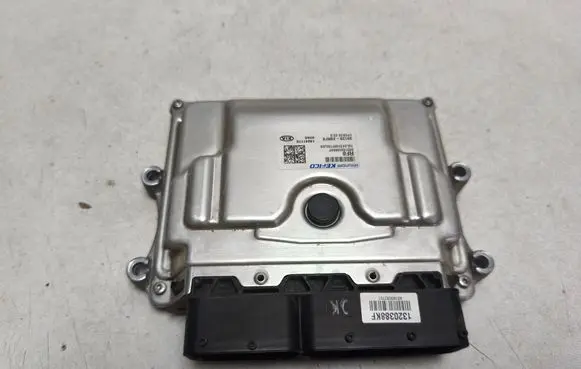 KIA Sportage Engine control unit/module 391282BRF8 9001320388KF