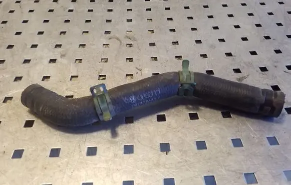 Volkswagen Transporter - Caravelle T4 Engine coolant pipe/hose 701819437E