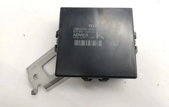 Toyota RAV 4 (XA50) Parking PDC control unit/module 8905042010