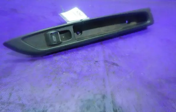 Ford Mondeo MK IV Quarter vent window switch 