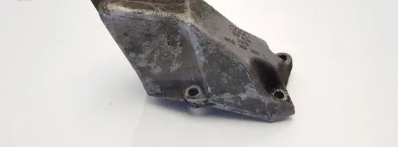 Volkswagen PASSAT B5 Engine mounting bracket 8D0199307L