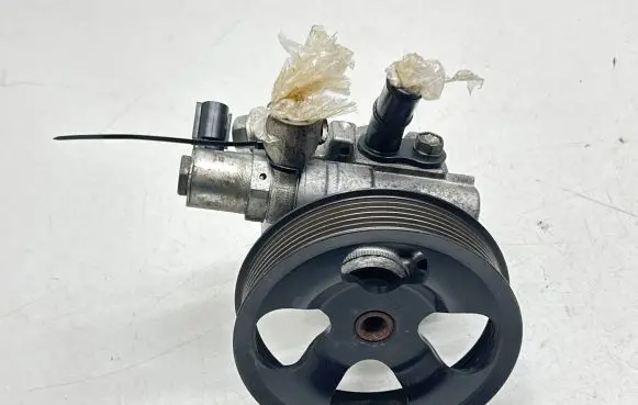 Toyota Land Cruiser (J150) Power steering pump 4431060681 JTEKT