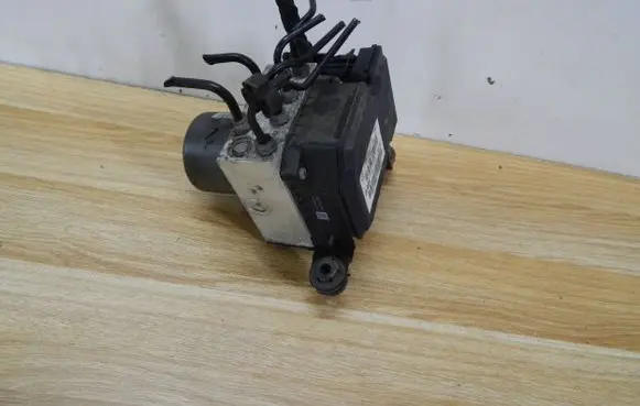 Volkswagen Tiguan ABS Pump 5N0614517N 54085111F 16132016