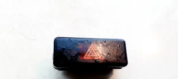 BMW 5 E39 Hazard light switch 8350947