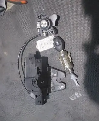 BMW 5 E60 E61 Tailgate/trunk/boot lock/catch/latch 8196401