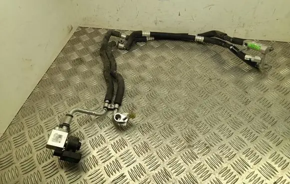 Air conditioning (A/C) pipe/hose