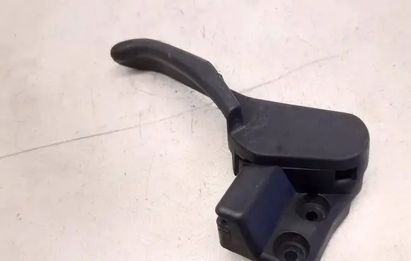 Volkswagen PASSAT B5.5 Engine bonnet (hood) release handle 3B1823533