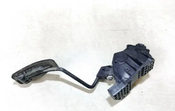 Subaru Impreza III Accelerator throttle pedal 1988007090 198800-7090