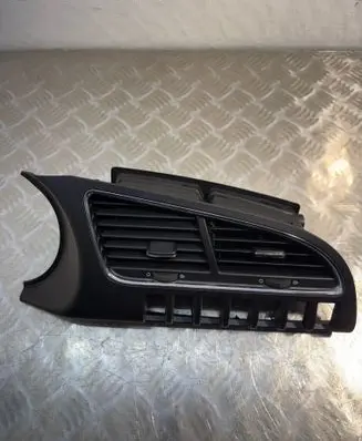 Peugeot 3008 I Dash center air vent grill 9685049877 W14103D1B1A 63191030