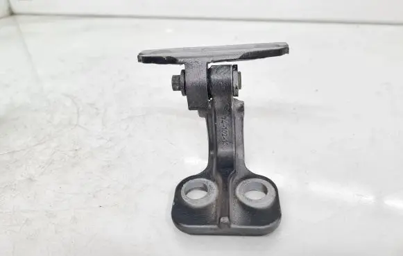 Jaguar XF X250 Front door lower hinge 8X23F228A65AC