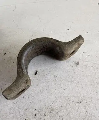 Mitsubishi Montero Sway bar bush bracket, front 