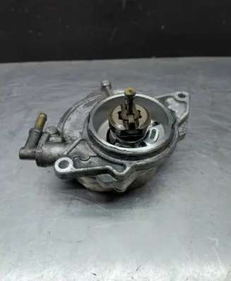 Audi A5 8T 8F Vacuum pump 057145100A