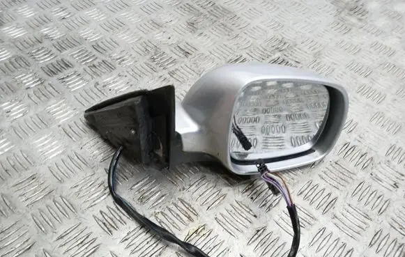 Volkswagen PASSAT B5.5 Front door electric wing mirror 