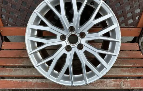 Audi TT TTS RS Mk3 8S R18 alloy rim 