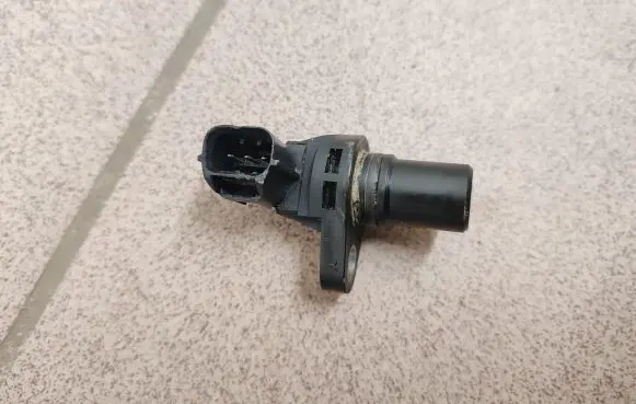 Subaru Legacy Camshaft position sensor J5T24091
