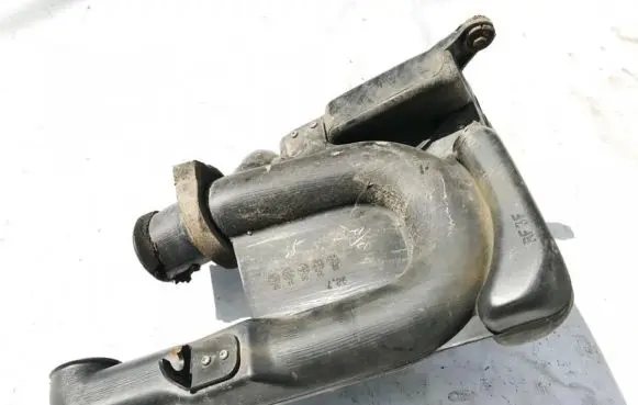 Intake resonator