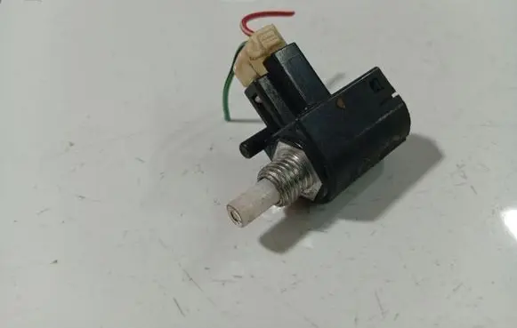 Toyota Avensis T250 Brake pedal sensor switch CV591