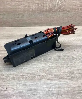 Volkswagen Jetta VI Fuse box set 5C0970006A 500970115 102576021701T