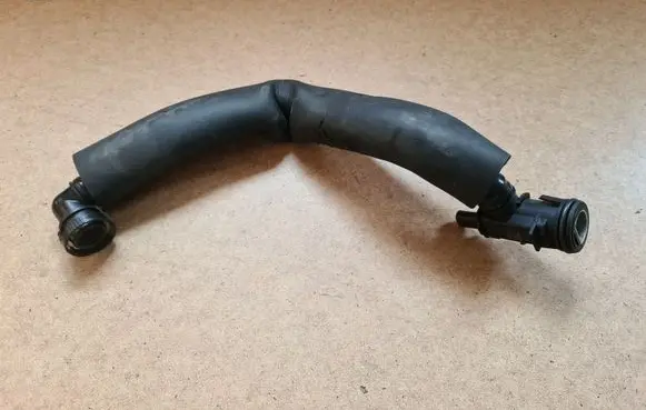 BMW 3 F30 F35 F31 Breather hose/pipe 7623745