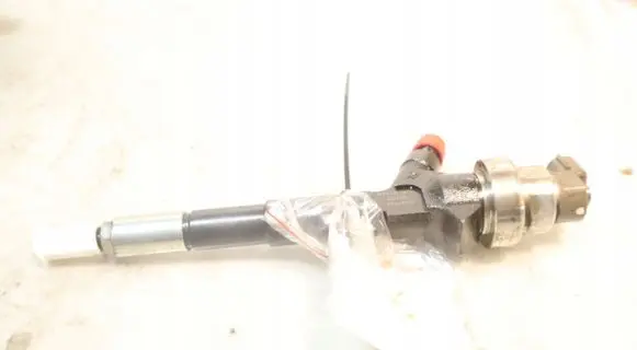 Fuel injector