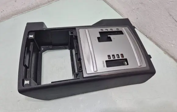 Mitsubishi Pajero Center console 8015A05601