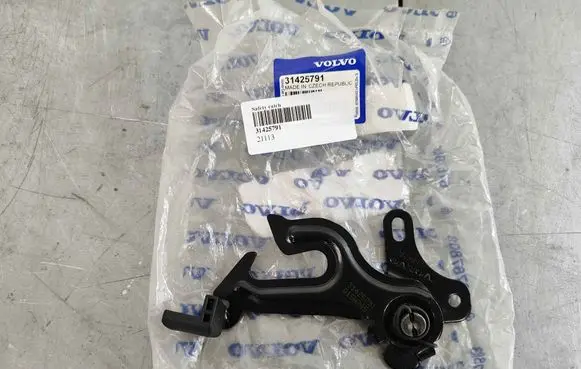 Volvo XC60 Engine bonnet/hood lock/latch loop/hook 31425791 31218611