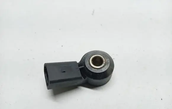Volkswagen Golf V Detonation knock sensor 030905377C