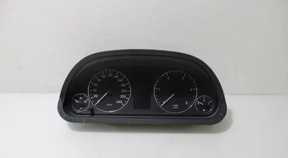 Mercedes-Benz A W169 Clock 1031098101