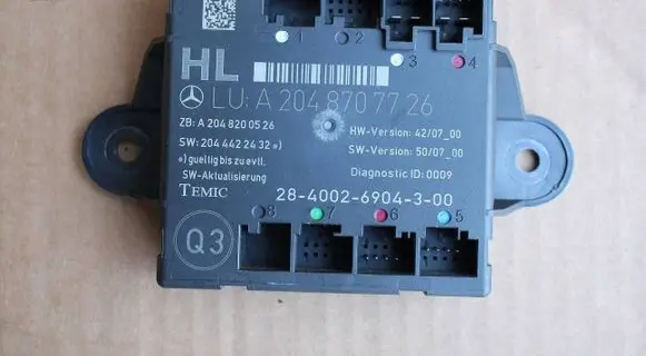 Mercedes-Benz C W204 Door central lock control unit/module 2048707726