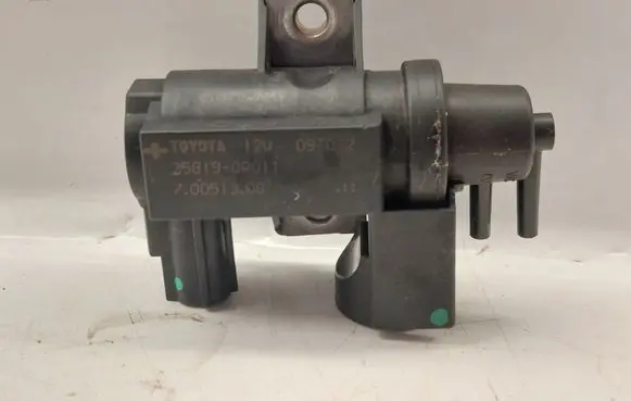 Toyota Avensis T270 Turbo solenoid valve 258190R011