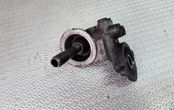 Volvo S70 V70 V70 XC Oil filter mounting bracket 074115417E