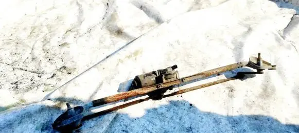 Chrysler 300 - 300C Front wiper linkage and motor