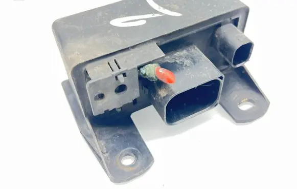 Glow plug pre-heat relay